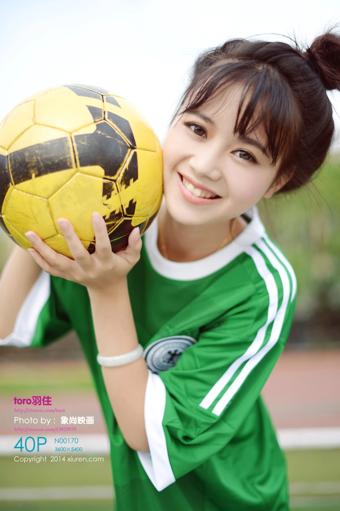 [XiuRen秀人网]No.170_邻家女神Toro羽住足球宝贝小清新唯美写真40P-秀人网 - XiuRen.Xyz